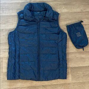 Uniqlo Dark Blue Quilted ultra light down packable Vest women’s large